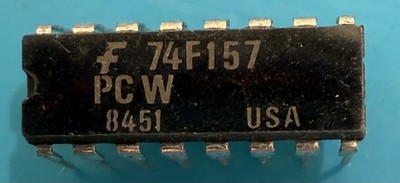 Fairchild Semiconductor 74F157PCW  Integrated Circuit