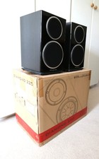 Wharfedale Diamond 220 Bookshelf Speakers – Black Finish – Excellent condition