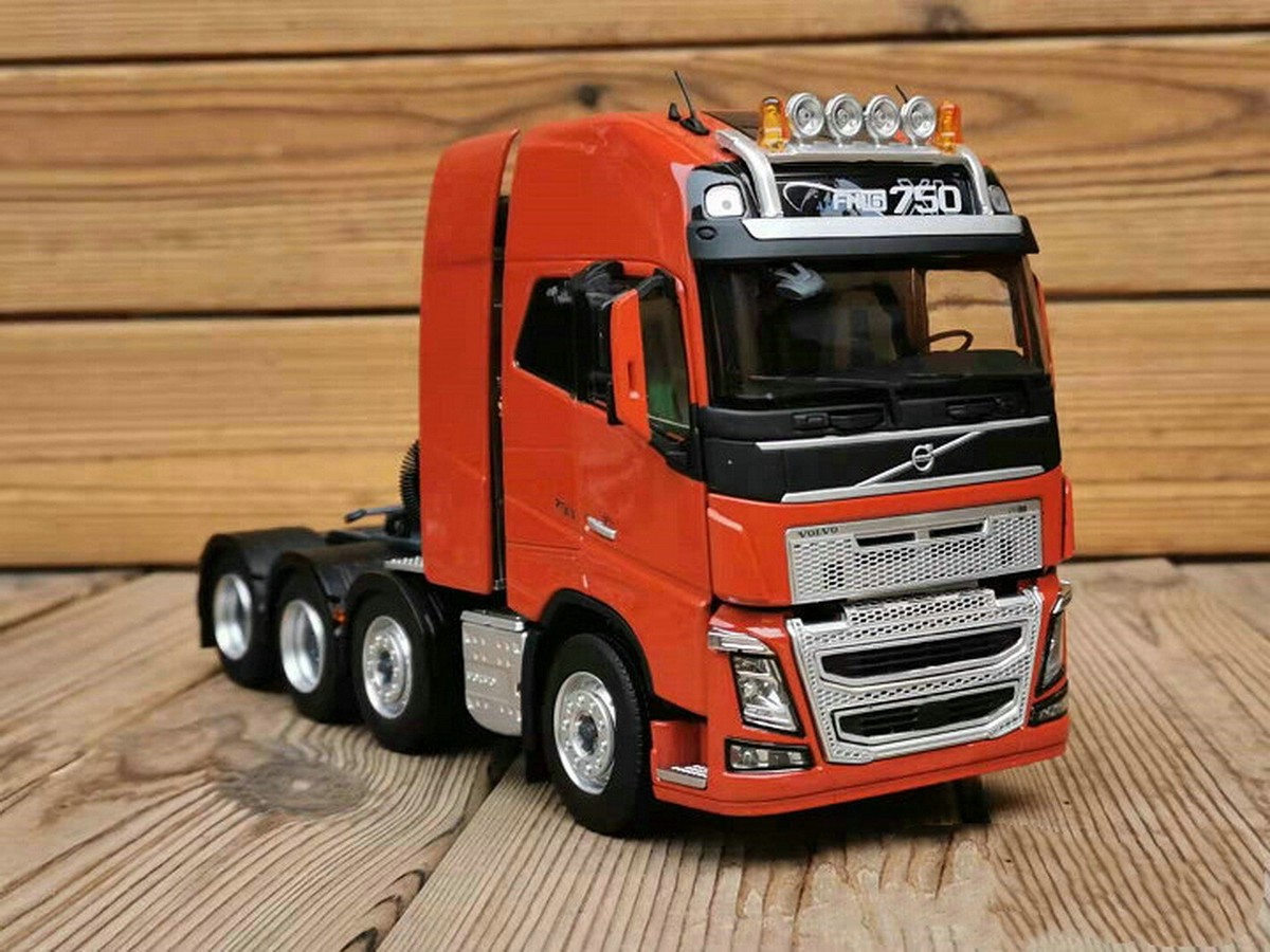 1/32 Scale Volvo FH16 750 Heavy Duty Truck Tractor Red