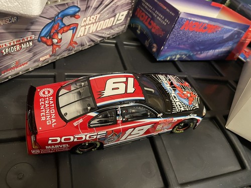 Action Casey Atwood #19 Ultimate Spiderman 2001 Nascar Action Elite R/T 1:24 - Picture 4 of 5