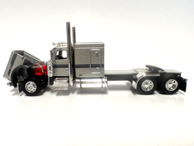 Copripiatra Ruota 5 In Scala 1/64 Per Peterbilt 359/379/389 - Ricambi