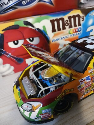Action NASCAR M&M's Racing Team Elliott Sadler 2004 Taurus 1:24