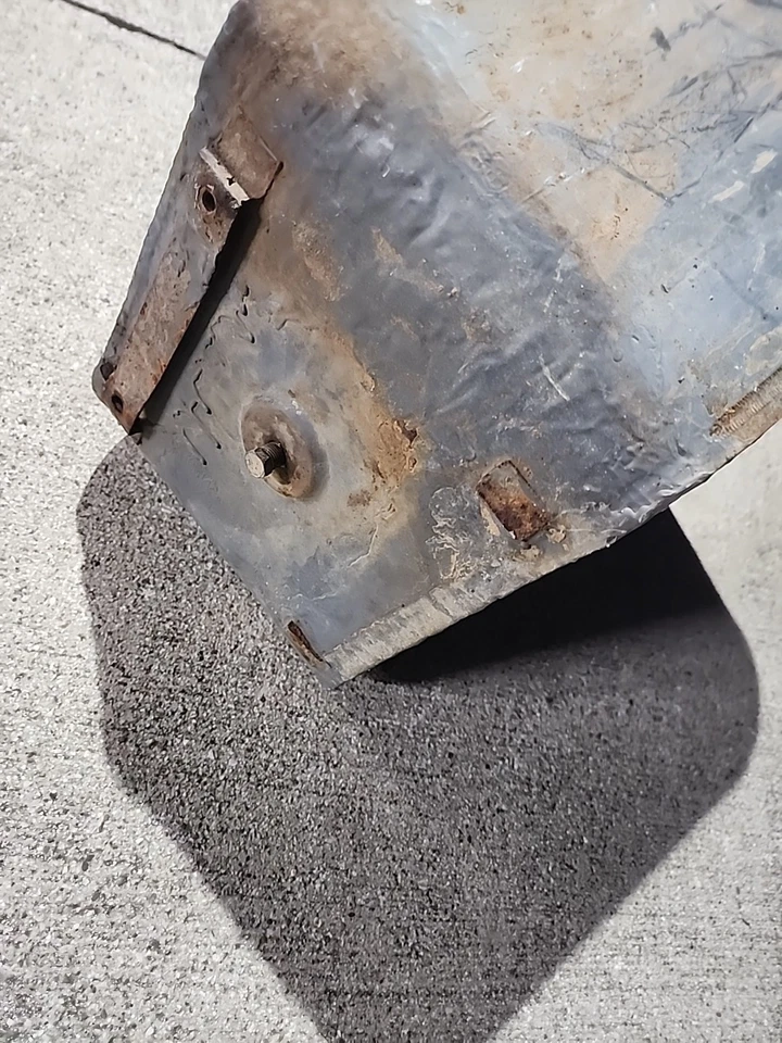 Original 1966-71 International Scout 800a Fuel Tank Left Drivers See descrip - Image 4 of 4