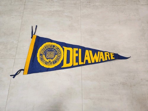 UNIVERSITY OF DELAWARE VINTAGE RETRO 1960's PENNANT