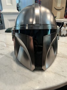 Hasbro Star Wars the Black Series the Mandalorian Helmet + Box Only