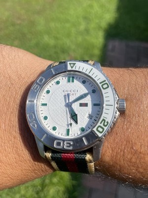 GUCCI 126 G-Timeless White & Green DIVER Mens Quartz WATCH YA126231 Sport 126.2