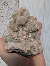 Handstufe mit Prehnit u. Calzit, Uis Distrikt (Brandberg), Namibia, Afrika