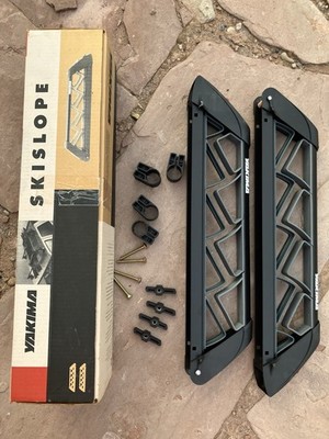 Yakima Black ski rack ￼* SKI SLOPE 3032