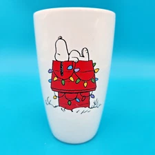 Peanuts Snoopy Christmas Dog House w/Lights 16 oz Porcelain Travel Mug w/ Lid