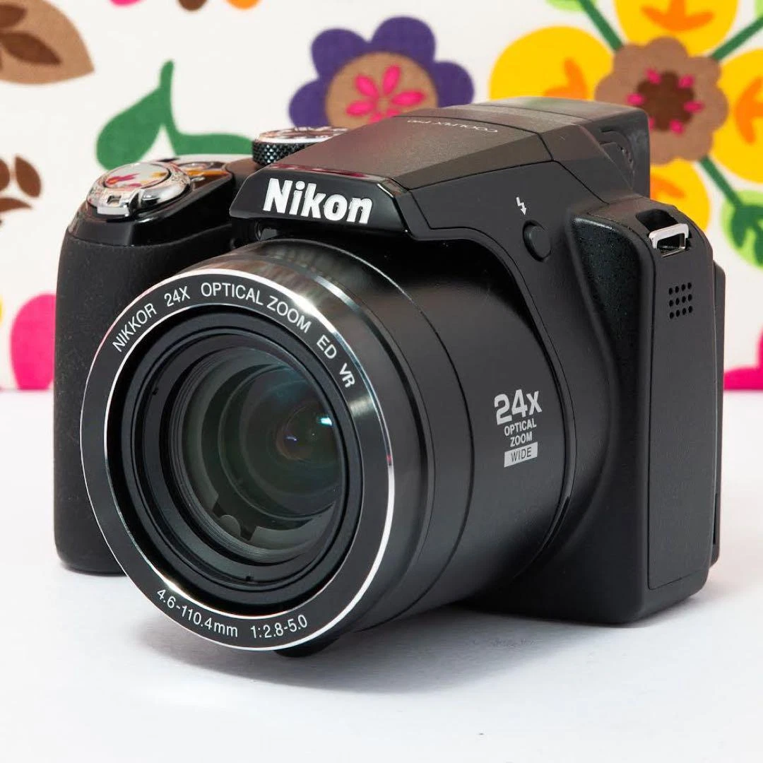 Nikon COOLPIX P90 Black 12.1MP Digital Camera 1/2.33