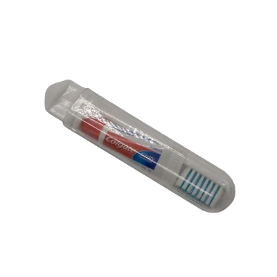 Reisezahnbürste und Colgate Zahnpasta