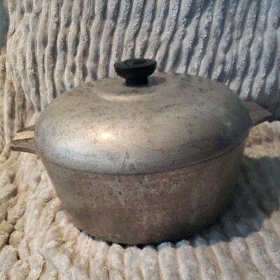 Vintage Magnalite Quart Liter Round Dutch Oven Pot w/ Lid USA