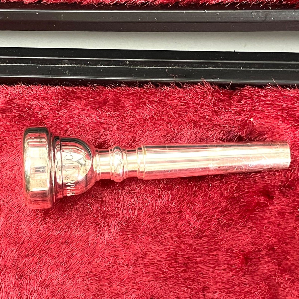 YAMAHA YTR-1320 YTR1320 Trumpet Silver W/ Case Mouthpiece YAMAHA YTR-1320 YTR1320 Trumpet Silver W/ Case Mouthpiece