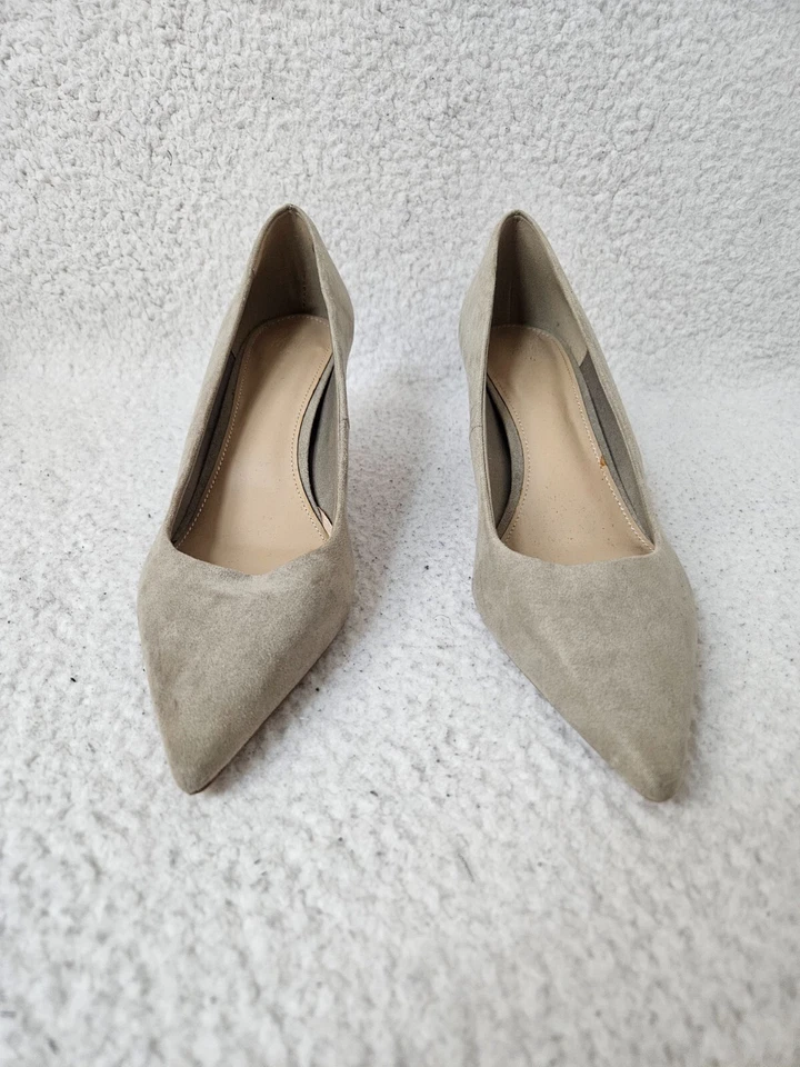 Zapatos de salón clásicos de tacón de aguja H M de gamuza tostada 8,5 sin cordones en punta Foto 3 de 4