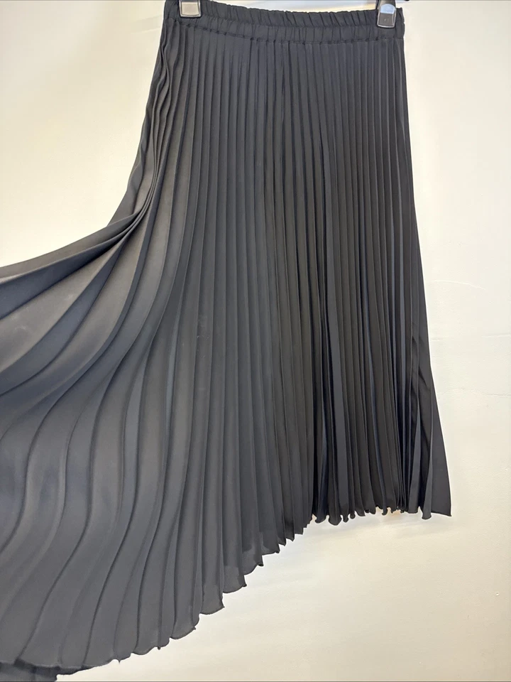 Vintage Pleated Skirt Black Chiffon Elasticated Waist Long Unlined Flared UK 12 - Image 2 of 4