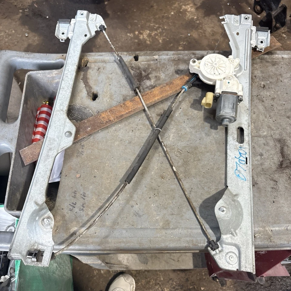 Passenger Rear Window Regulator Electric Thru 1/31/10 Fits 06-10 IMPALA 514490 - Image 2 of 4