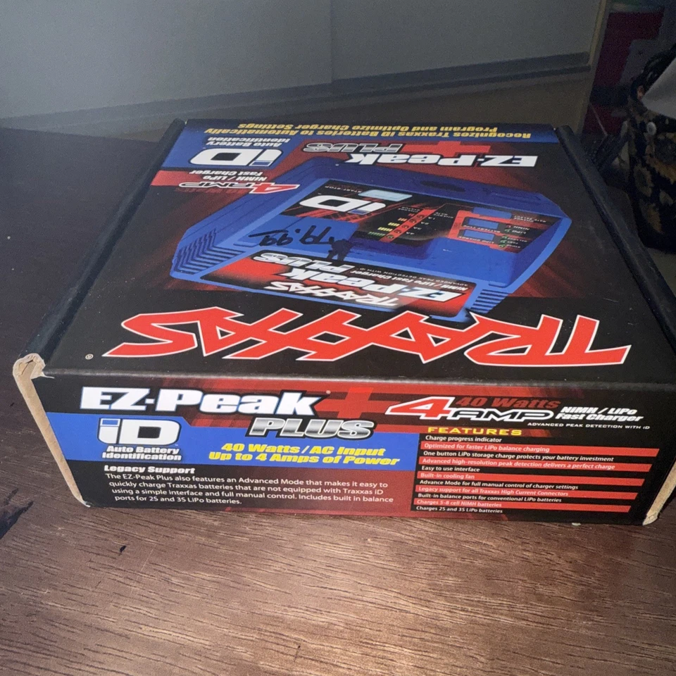 Traxxas 2970 EZ-Peak Plus 4amp 5-8 Cell NiMH / 2S-3S LiPo AC Fast Charger w/ ID - Image 4 of 4