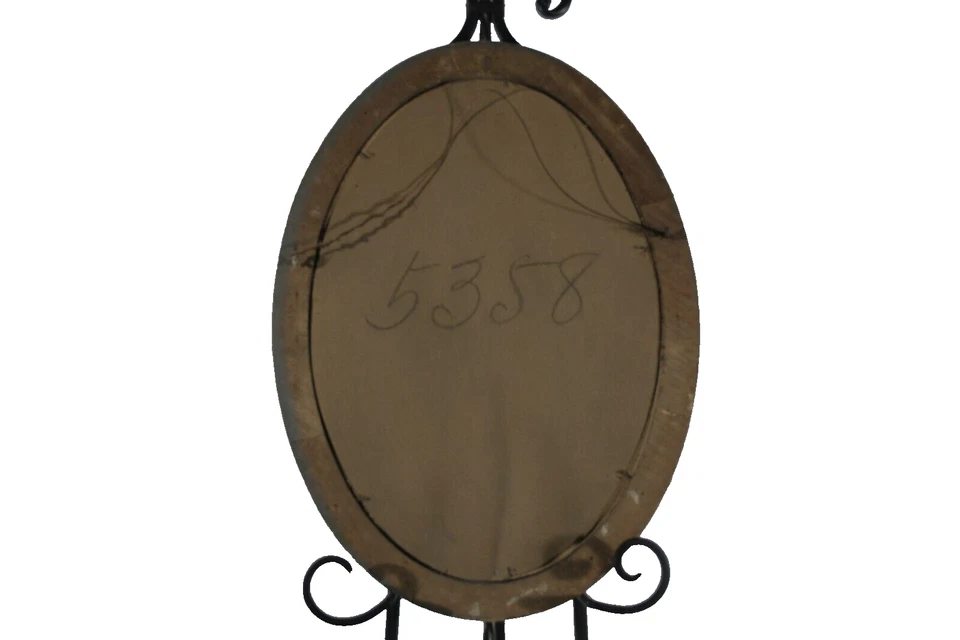 Antiguo marco de madera tallada floral de vidrio burbuja convexo mujer joven 23,5" X 16,5" Foto 3 de 4