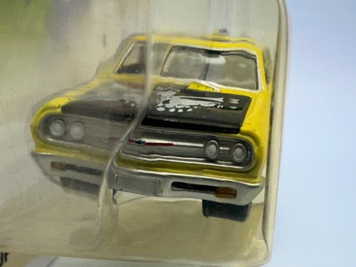 Johnny Lightning Grateful Dead 1965 Chevy Chevelle Wagon, Yellow, 1:64, NIB - Picture 7 of 11