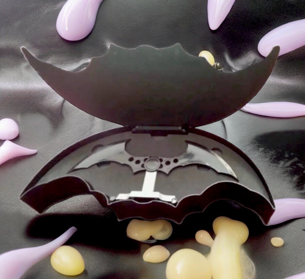 Batman: Arkham Asylum -- Collector's Edition BATMAN WING