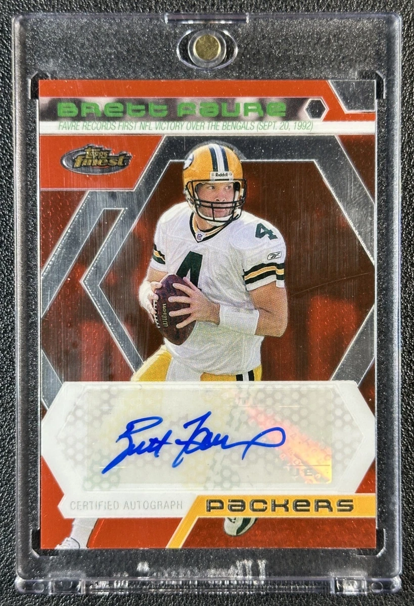 Topps Brett Favre Football Autographed Sports Trading Cards