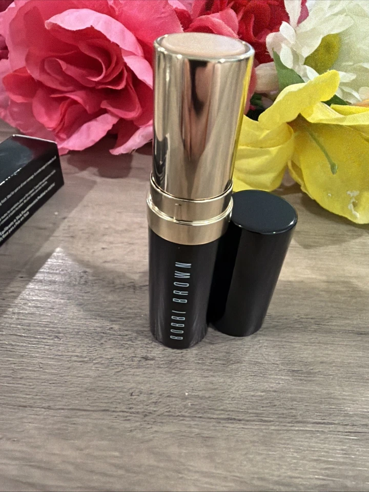 Base en barra Bobbi Brown Skin N-012 porcelana Foto 4 de 4