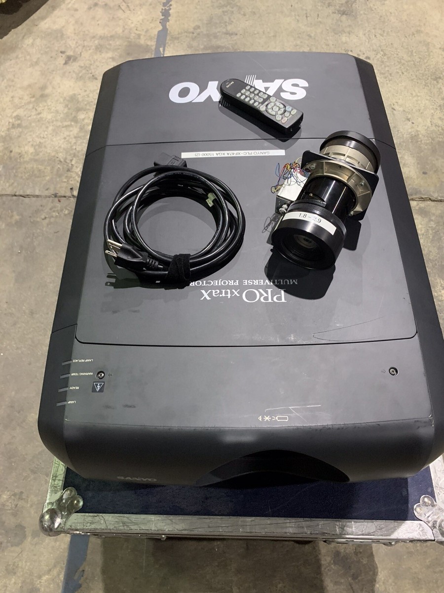SANYO PLC-XF47 multinedia Projector With Lens And Hard Carry SANYO PLC-XF47 multinedia Projector With Lens And Hard Carry