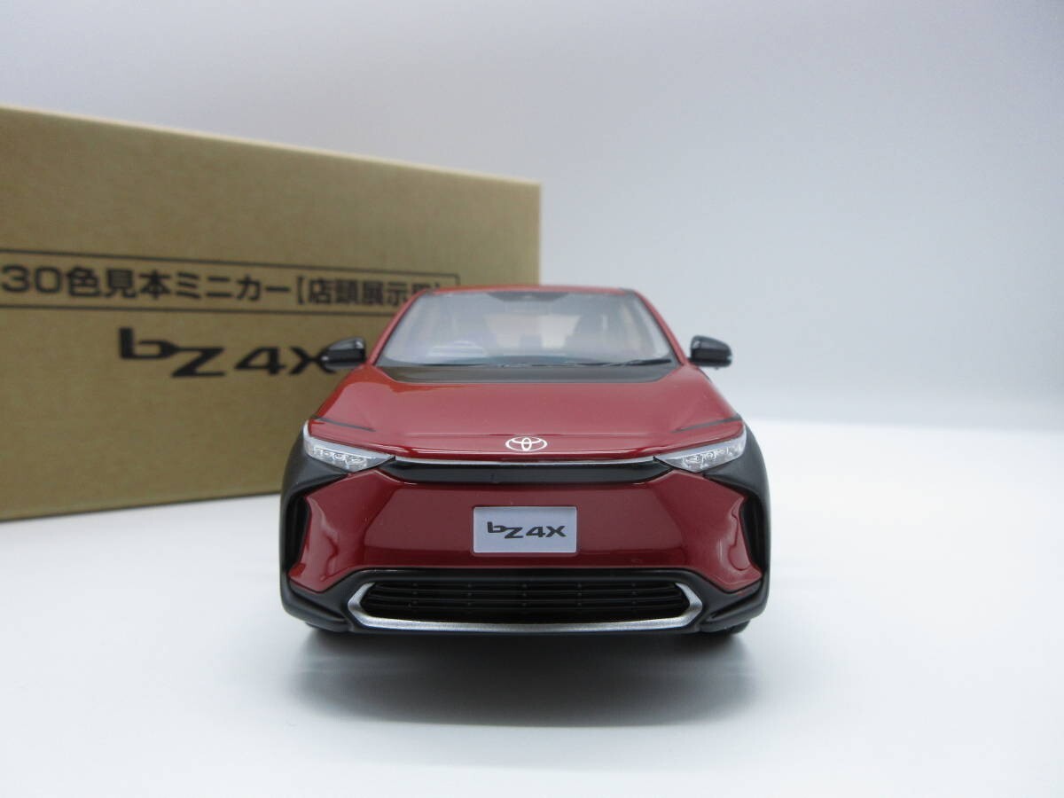 BZ4X 1/30スケールミニカー5台セット 1:30 Toyota bZ4X color sample mini car black x platinum