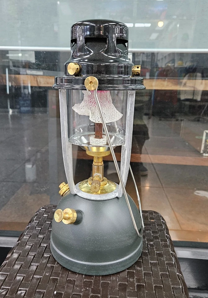 Vapalux M320 Army Green Unused Kerosene Lantern - Image 2 of 4