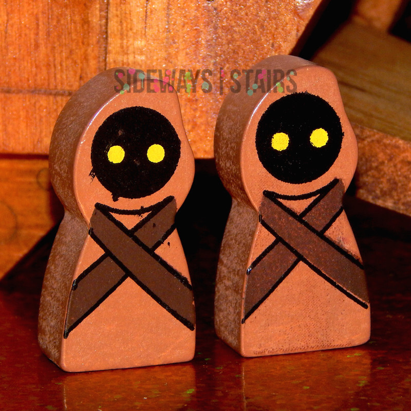 STAR WARS WOOD SANDCRAWLER COLLECTIBLE TOY Jawa Disney Galaxys