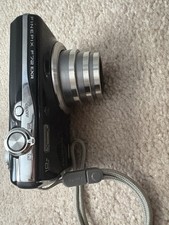 Fuji Film FinePix F72 EXR 10MP 10x Digital Camera Black Without SD Card