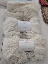 KNIT PICKS 100% MERINO WOOL MADE IN PERU