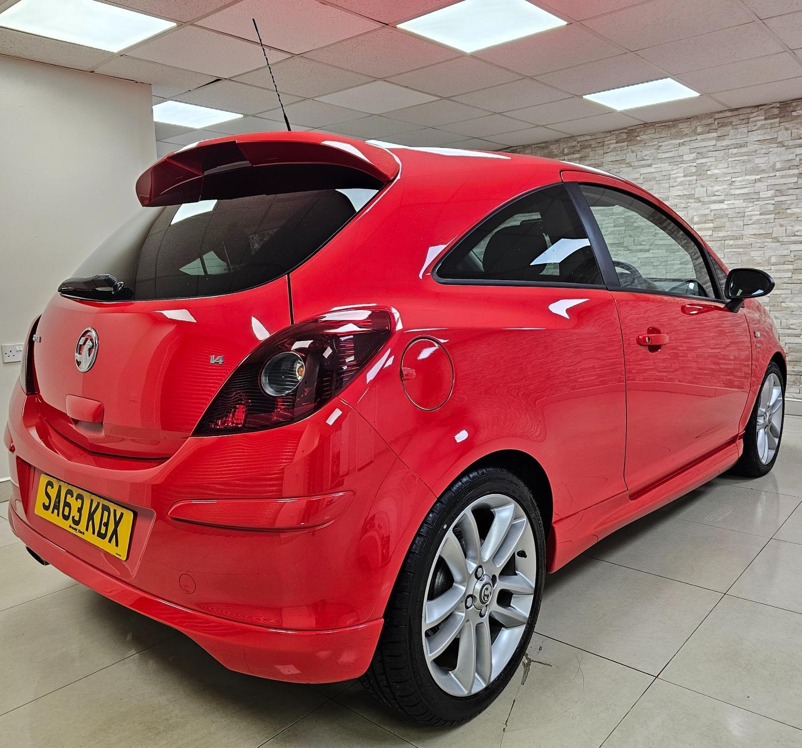 vauxhall-corsa-1-4-16v-sri-red-hatchback-61mpg-warranty-12-months-mot