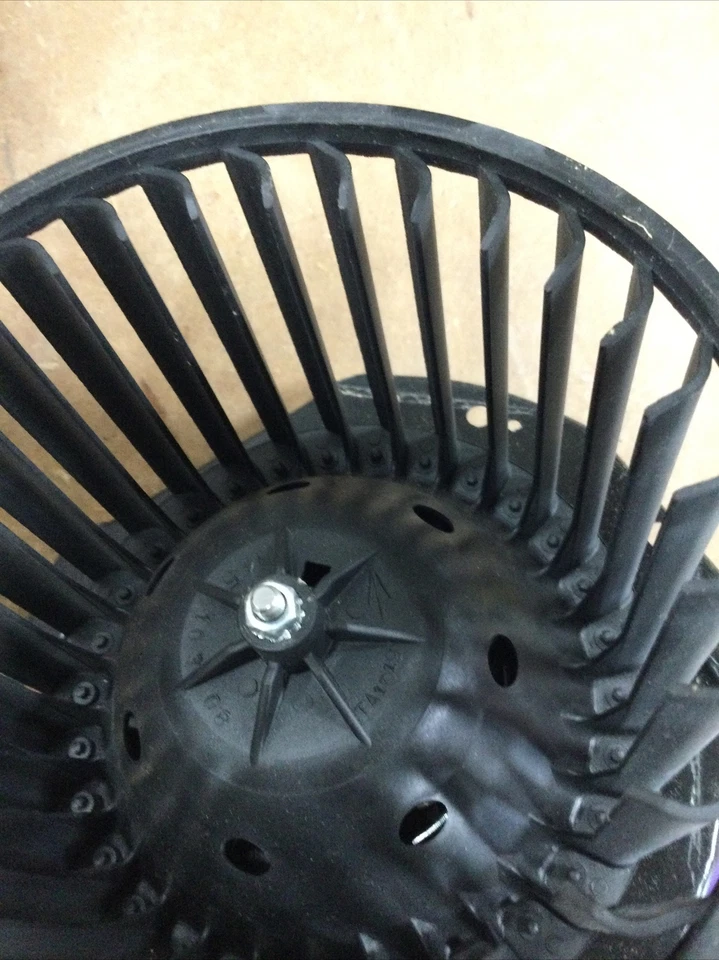 Motor de ventilador Siemens VDO PM142 35341 15-8543 1993 Cadillac Eldorado Sevilha  - Imagem 3 de 4