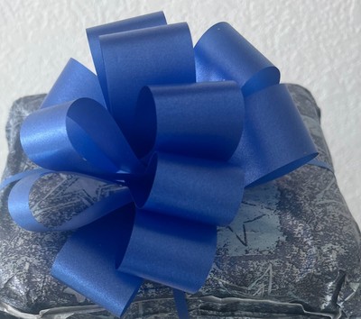 Red Ribbon Pull String Hollywood Ribbon Bows It's The Season Of The Ribbon Tie | GQ