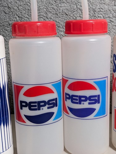Lotto 6 bottiglie sportive vintage anni 80 Pepsi Squeezer in plastica con cannucce - Foto 3 di 4