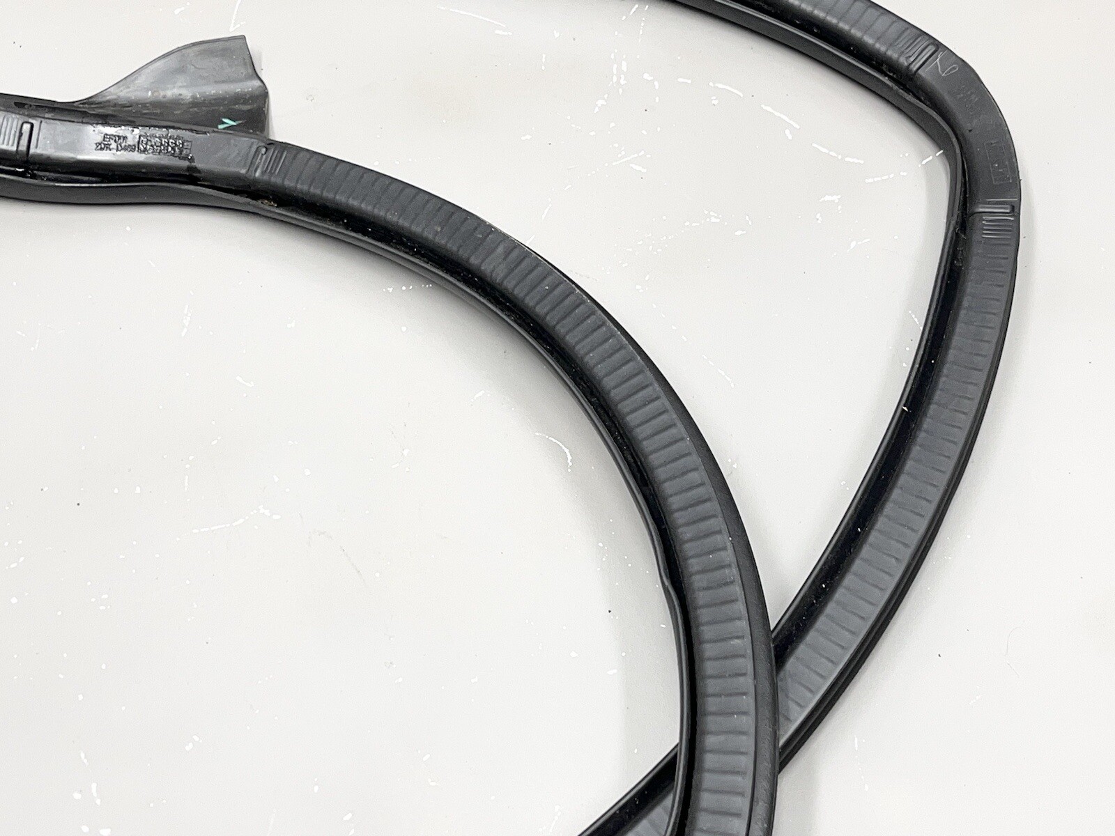 ⭐️2017-2020 MASERATI LEVANTE FRONT RIGHT PASSENGER DOOR BODY WEATHERSTRIP SEAL