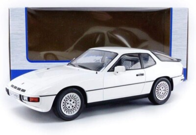 Modellauto Porsche 924 Turbo, hellgrün/dunkelgrün, 1979 MCG 1:18 Metallmodell, Türen und Hauben nicht zu öffnen bei