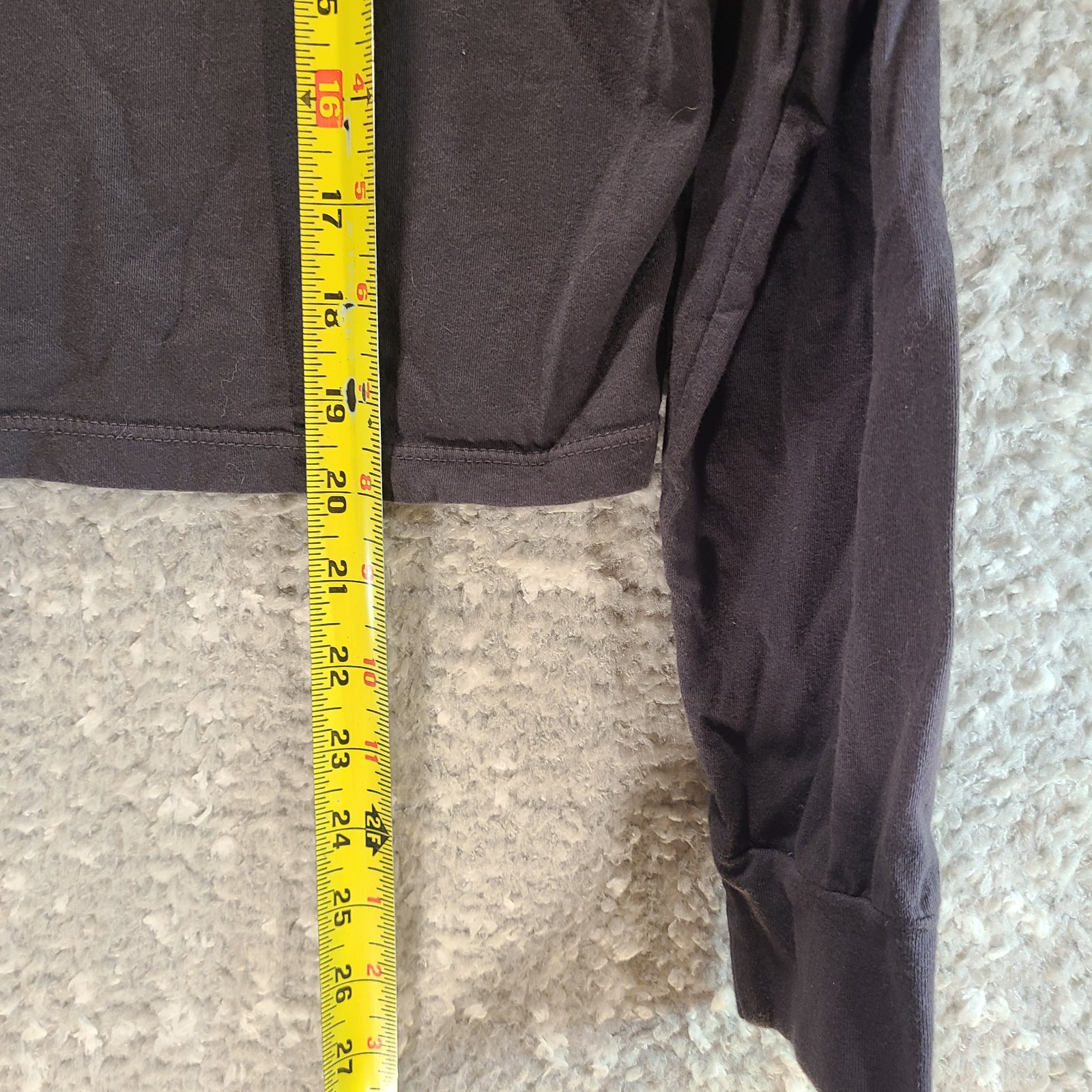 Monrow Basic Charcoal Gray Cropped Long Sleeve Po… - image 6