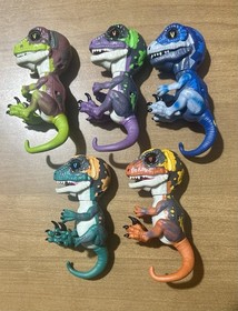 Lot 5 WowWee Fingerlings Raptors Frostbite, Stealth, Razor, Blaze, Fury READ!