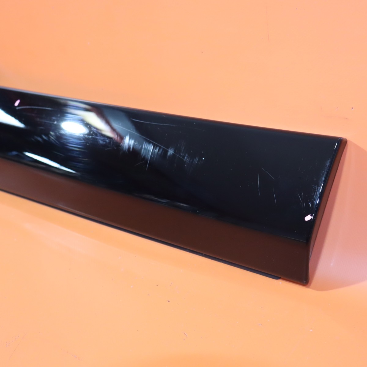 Rolls-Royce Cullinan 2025-2026 Rear Left Body molding Black