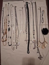 Lot of 14 Women's Necklace Accessories Jewelry Fashion Cross