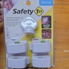 Safety 1st Magnetic Locking System Deluxe Starter Set 4 locks  1 key Baby NEW 