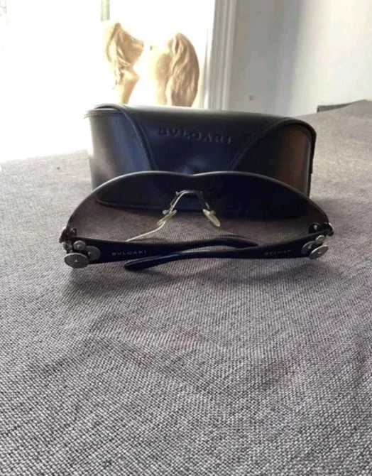 Auténticas gafas de sol BVLGARI 6008-B negras con escudo sin montura medallón de cristal Foto 3 de 4