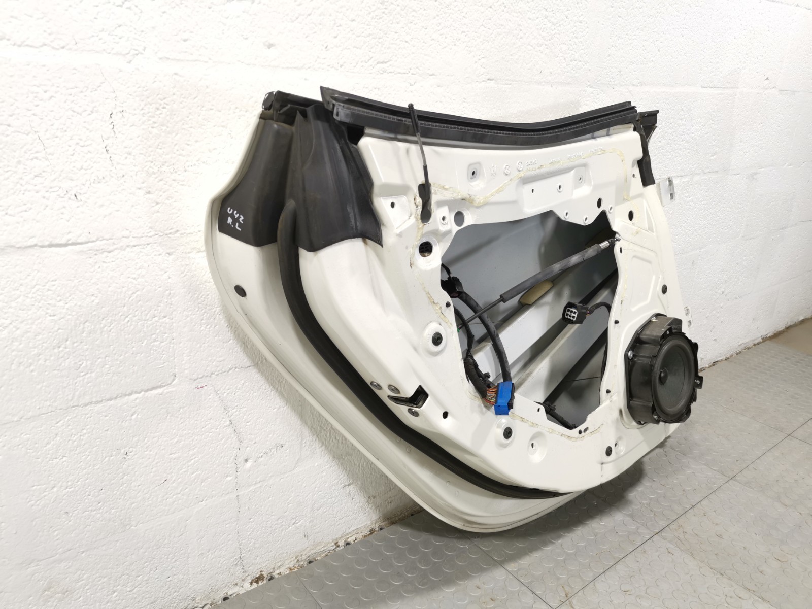 Maserati Ghibli RWD 3.0 L 2015 Rear Left Door Skin Shell White Color HP0896A OEM