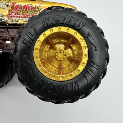 Hot Wheels Monster Jam LION'S SHARE Monster Truck 1:64 Scale Gold Mattel SUV - Picture 14 of 16