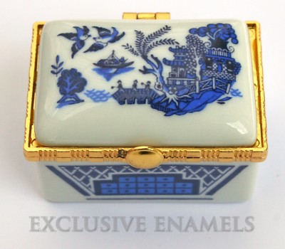 Alastor Emaille chinesische blaue Weide rechteckig aufklappbar Porzellan Schmuckschatulle 