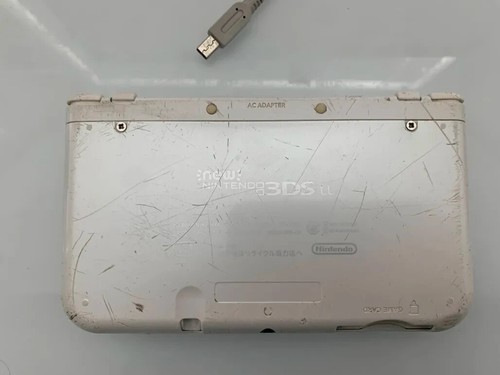 New Nintendo 3DS XL Console White Top IPS - USA English Mario Land + Kart Bundle - Picture 5 of 6