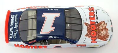 Ertl 1/18 Pontiac Hooters Grand Prix Nascar - Rick Mast #7112 - Diecast