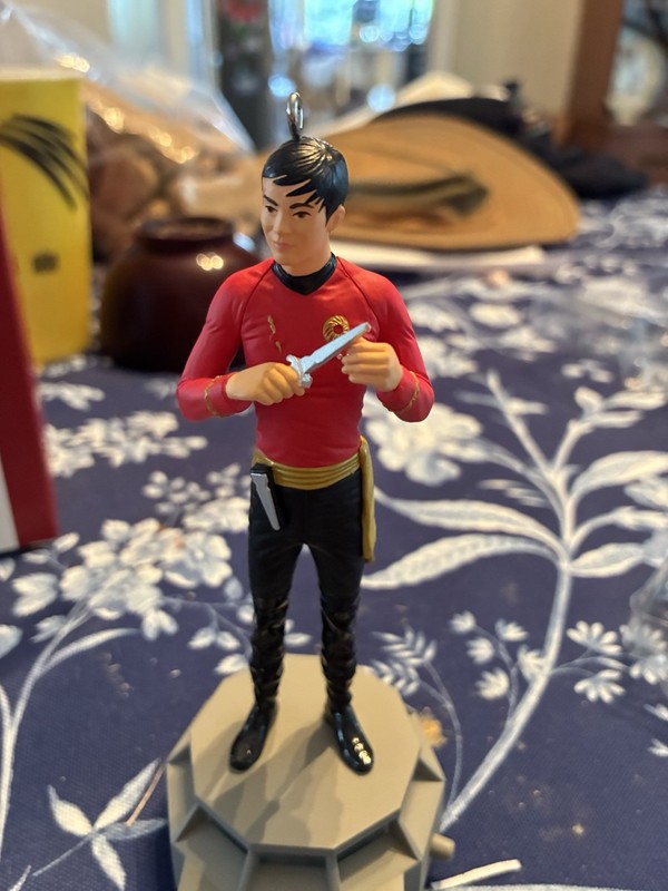 2020 Hallmark Keepsake Star Trek Mirror Mirror Hikaru Sulu Ornament